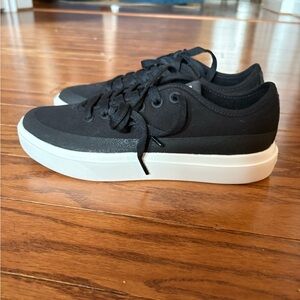 AllBirds Women’s Wool Runner NWOT Size W8